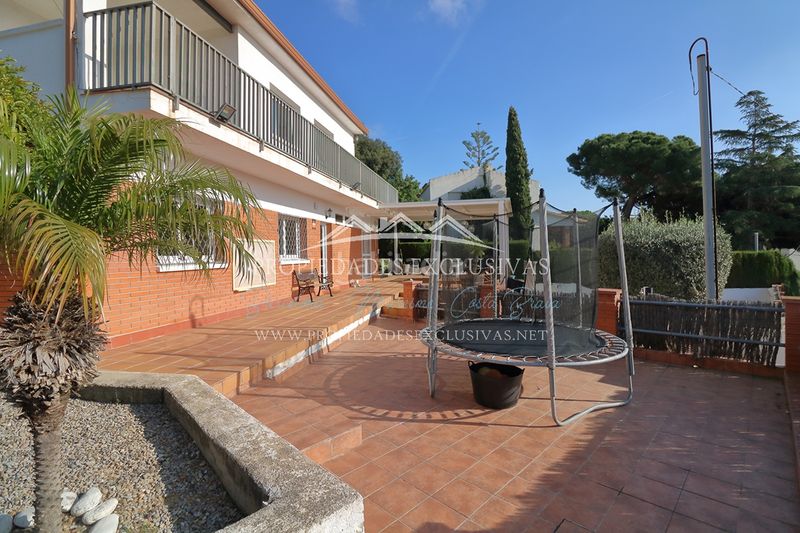Foto 4275e573-f791-406c-9b3b-c4c98e489fb8. Xalet amb xemeneia calefacció aparcament piscina a Cabrils