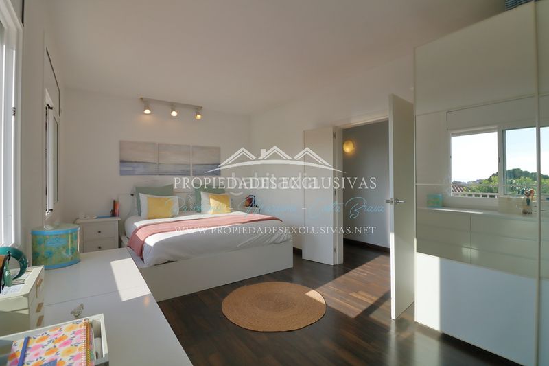 Foto b1858446-e856-4108-b442-486f5bc20ee4. Xalet amb xemeneia calefacció aparcament piscina a Cabrils