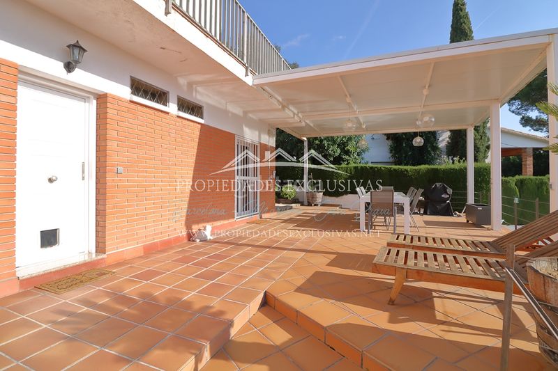 Foto d8afcda8-5734-4a8b-8f76-309e7d02f2ed. Xalet amb xemeneia calefacció aparcament piscina a Cabrils