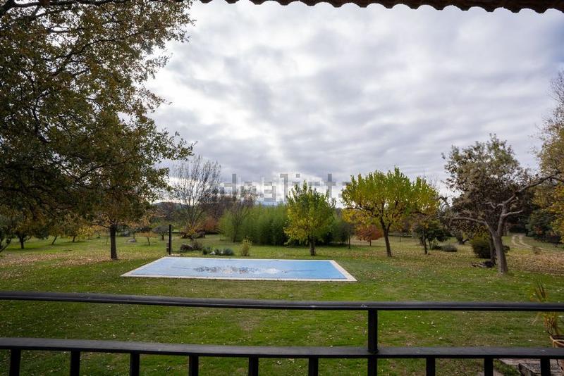 Foto 185d05e3-9457-468b-b963-693c1a290b5f. Masia amb xemeneia piscina a Adrada (La)
