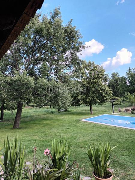 Foto 621b6c95-4960-42d3-b048-6c6507c3e1d4. Masia amb xemeneia piscina a Adrada (La)