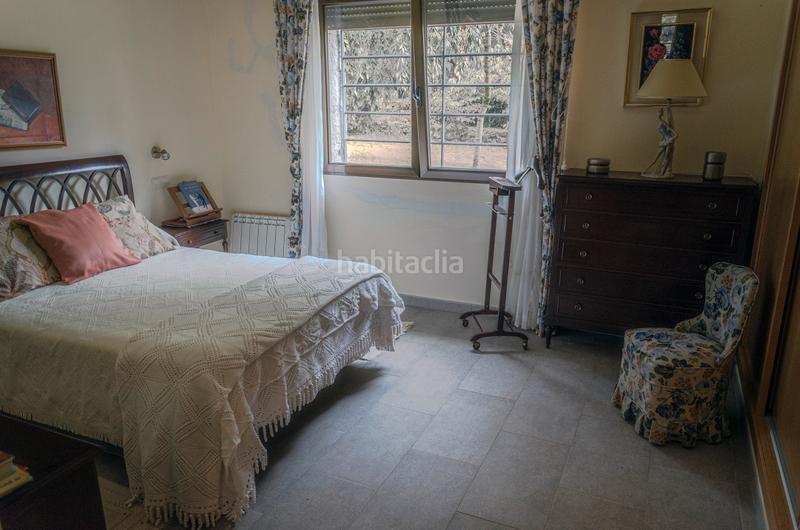 Foto b256ab12-2547-435d-bc4f-8d698ba753ee. Masia amb xemeneia piscina a Adrada (La)
