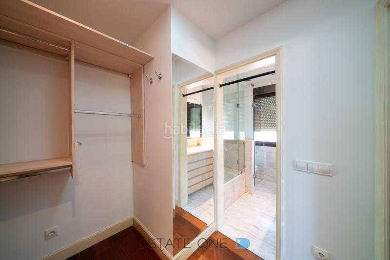 Foto 291dfe85-cc4e-4a5b-bcb3-9b3cfb81c1e0. Alquiler ático impresionante ático-duplex en Nueva España Madrid