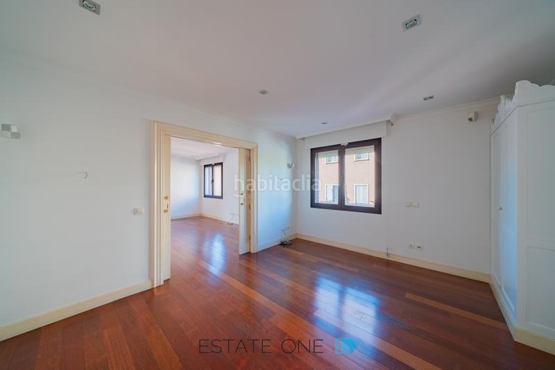 Foto 34c9f718-75ae-46e3-9e6d-f2ec2c9d579a. Alquiler ático impresionante ático-duplex en Nueva España Madrid