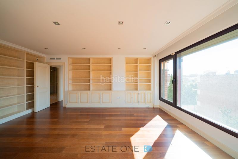 Foto 8dfd9b98-dbde-49cd-95e7-feb48b04599e. Alquiler ático impresionante ático-duplex en Nueva España Madrid