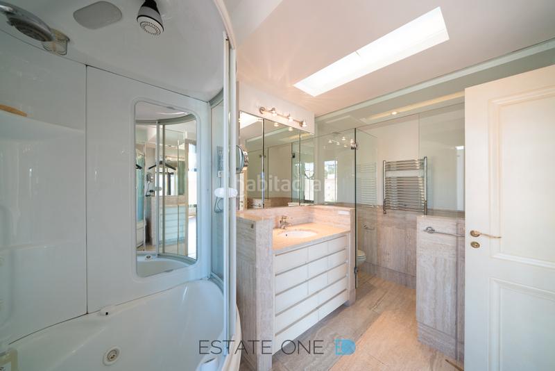 Foto a87295c3-413a-499c-a9e1-9b464072c88e. Alquiler ático impresionante ático-duplex en Nueva España Madrid