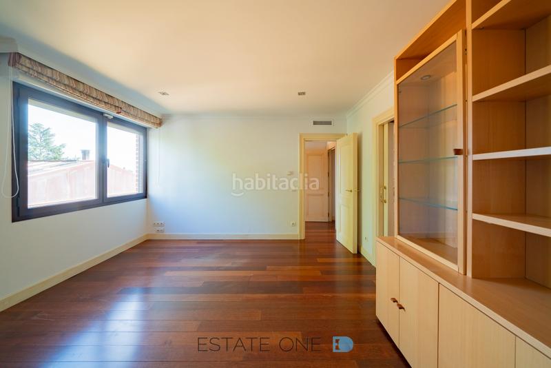 Foto b9151723-cacb-4b77-90f6-c5ae462a6e39. Miete dachwohnung mit heizung parking in Nueva España Madrid