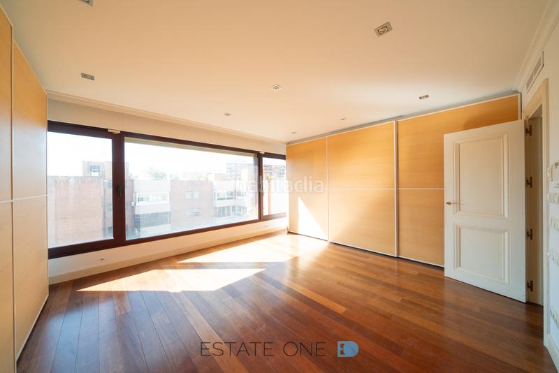 Foto 215a9c27-5d70-4fe8-b669-b05bb2e53444. Rent penthouse with heating parking in Nueva España Madrid