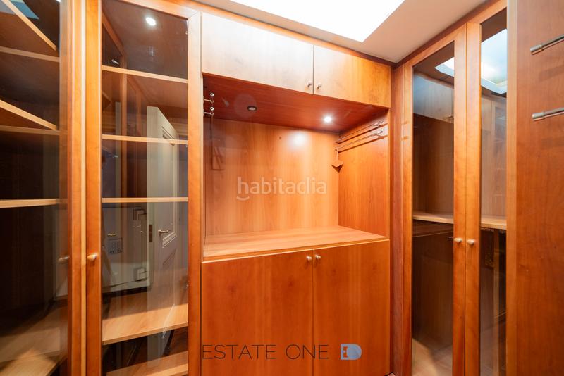 Foto 722f6a93-01fe-42f1-95e9-4619cae2b47f. Rent penthouse with heating parking in Nueva España Madrid