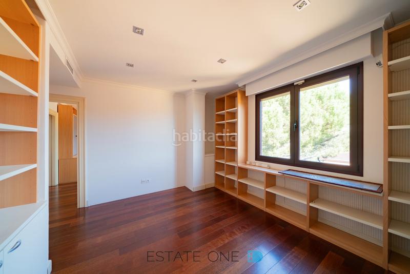 Foto 82ab7b41-66ec-4003-92c6-ce9735316f73. Rent penthouse with heating parking in Nueva España Madrid