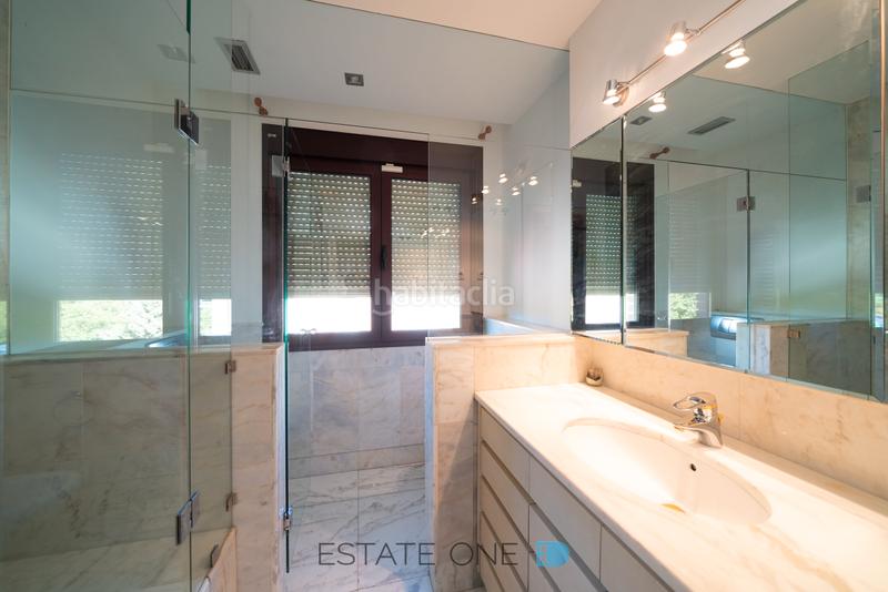 Foto cf1925a8-7286-477a-bdaf-2fc2b470932e. Rent penthouse with heating parking in Nueva España Madrid