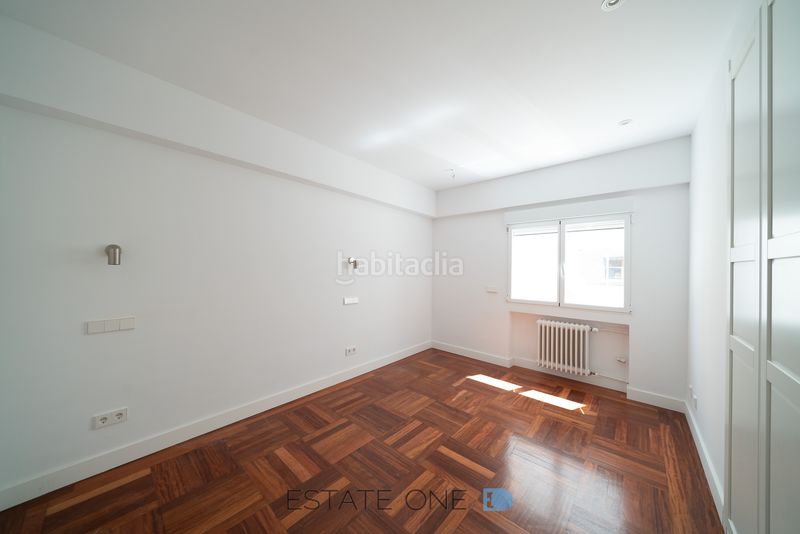 Foto d0b8c531-3fde-4b85-bd50-71aa71c4aedb. Lloguer pis amb calefacció aparcament a Almagro Madrid