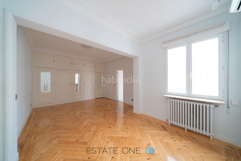 Foto 3c457ab0-b18a-4f7e-9cc6-12a48a3d2e9f. Location appartement avec chauffage dans Recoletos Madrid
