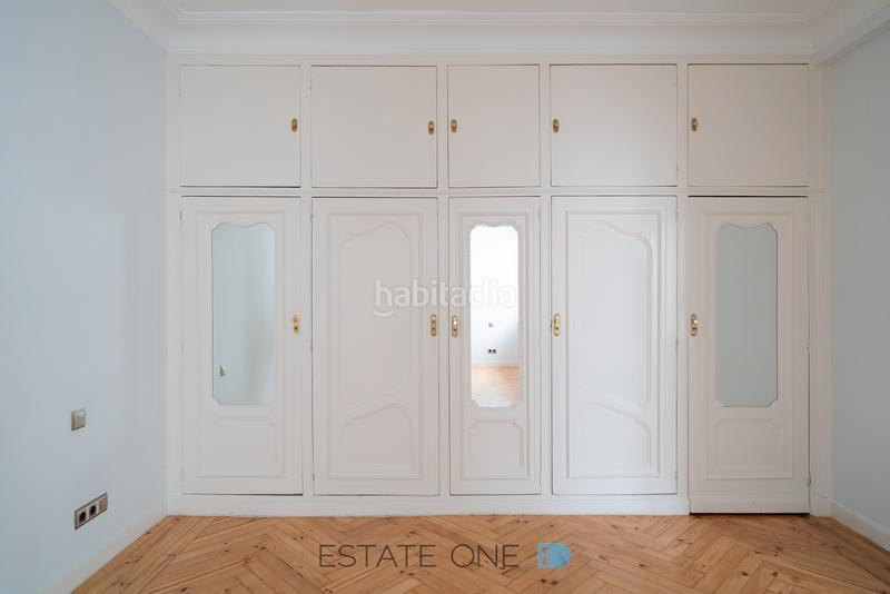 Foto 504ad9aa-3bf1-42f4-ae4b-1e8d47af2858. Location appartement avec chauffage dans Recoletos Madrid