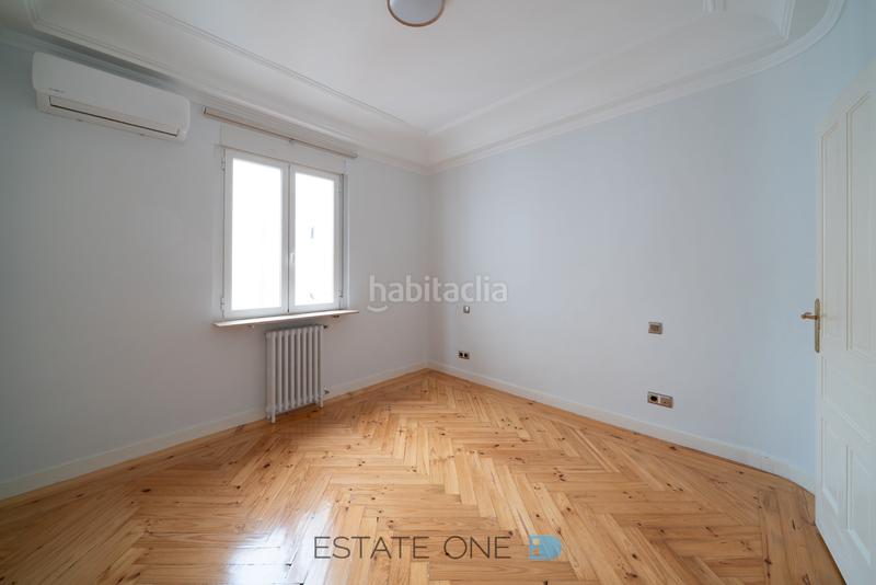 Foto bd791c5a-d0da-46b8-8d6c-9cea210ae4dc. Alquiler piso en Recoletos Madrid