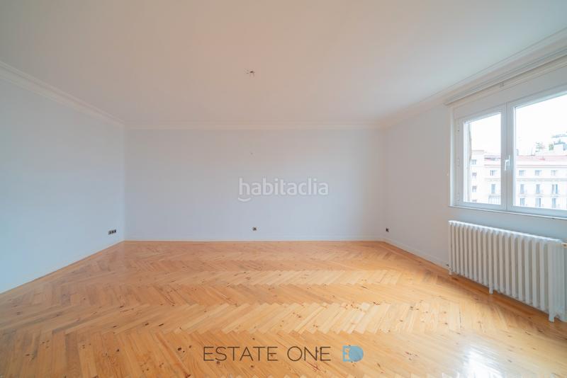 Foto cdc5d27c-97f5-4c77-9725-4fcf6c2264fb. Alquiler piso en Recoletos Madrid