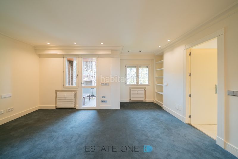 Foto b5135861-e6b0-4810-bd92-7f84302b3093. Affitto duplex con camino riscaldamento piscina in Madrid
