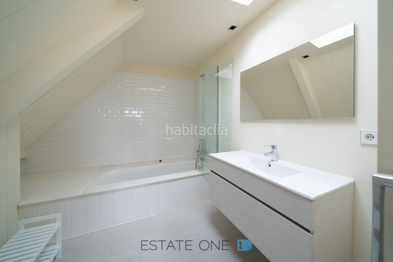 Foto f751a391-732d-4af2-9e95-c3f4c623802d. Affitto duplex con camino riscaldamento piscina in Madrid
