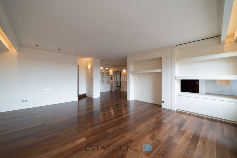 Foto 1f5d1386-5049-4707-a3fb-0fda36e0f0f0. Location duplex avec cheminée chauffage piscine dans Madrid