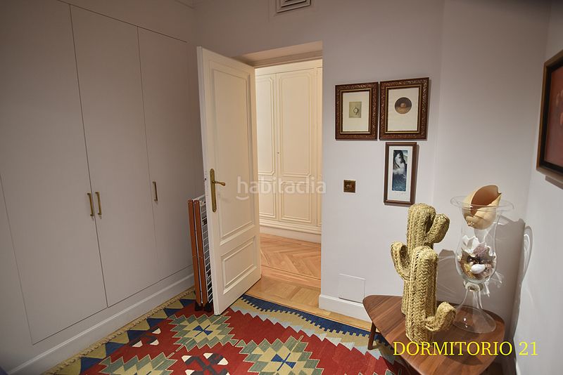 Foto 4d316581-1894-470d-a9d3-4ae1698ee60d. Pis amb aparcament a Almagro Madrid