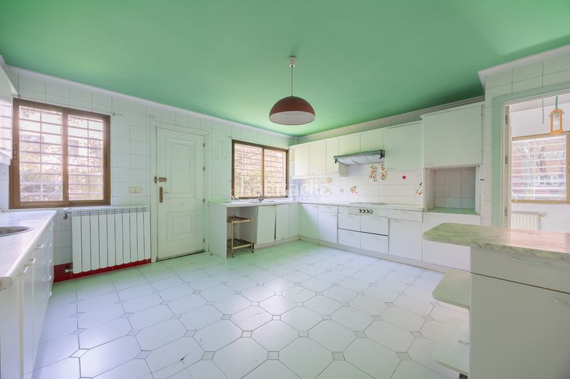 Foto 39f3b9bf-c307-4385-92f6-31aee722792c. Chalet en Fuentelarreina Madrid