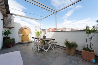 Rent Penthouse  Calle de padilla. Precioso piso, ático exterior y muy luminoso. se distribuye en u