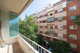 Flat in Calle de Castelló 107