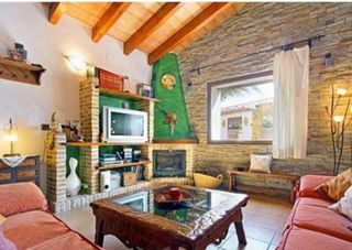 Casa en Benissa Pueblo. Magnifico chalet pareado ubicado en benissa solo a 5 minutos de