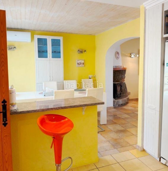 Foto a581eec6-6416-4f12-bd05-659353f78012. Casa amb calefacció piscina a Oltamar - Cucarres Calp