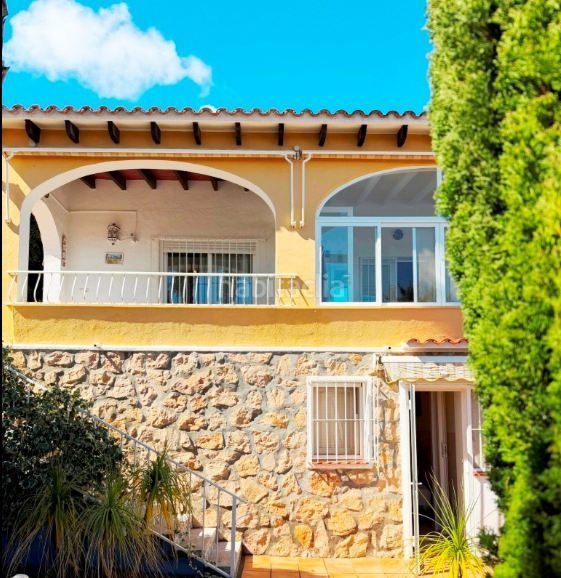 Foto cee8fe16-c81f-43b0-aedf-b5bdef210e34. Casa amb calefacció piscina a Oltamar - Cucarres Calp