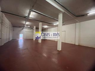 Lloguer Local Comercial a Ausias March. Local comercial de 321 m2