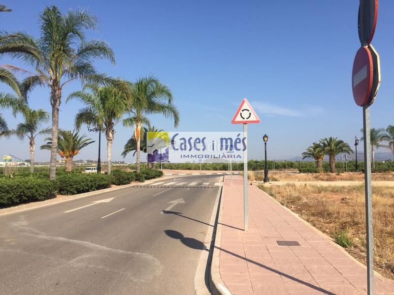 Foto c047830e-c868-4e29-b64f-eaebea82fe24. Terreno residencial en Rafelbunyol