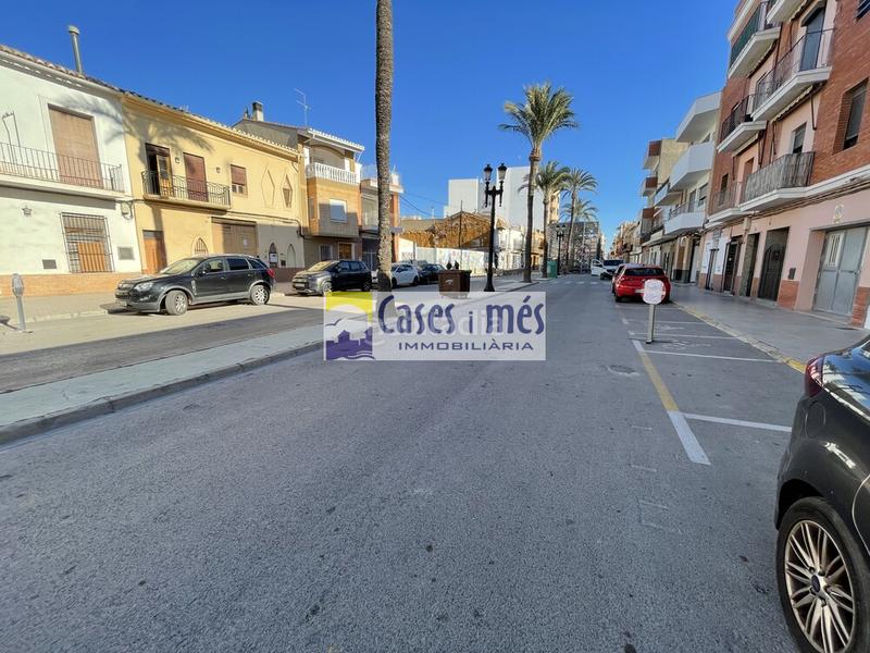 Foto a1005a6a-84cd-45b4-9317-b2a51591cea2. Terreny residencial a Rafelbunyol