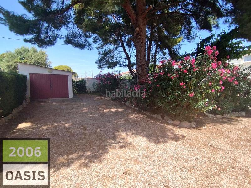 Foto 915901d1-e9f1-4f2c-8c24-6385302a3a2a. Casa chalet individual en pleno centro de miami playa en Miami Platja