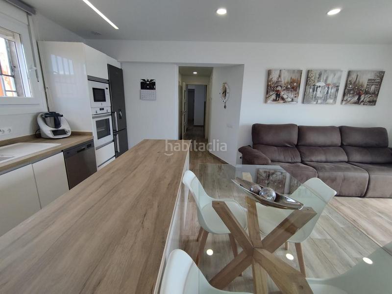 Foto 163f08ca-45ba-45ca-ab0c-940b7a3ef1d7. Ático atico primera linea con licencia turística en miami playa en Miami Platja