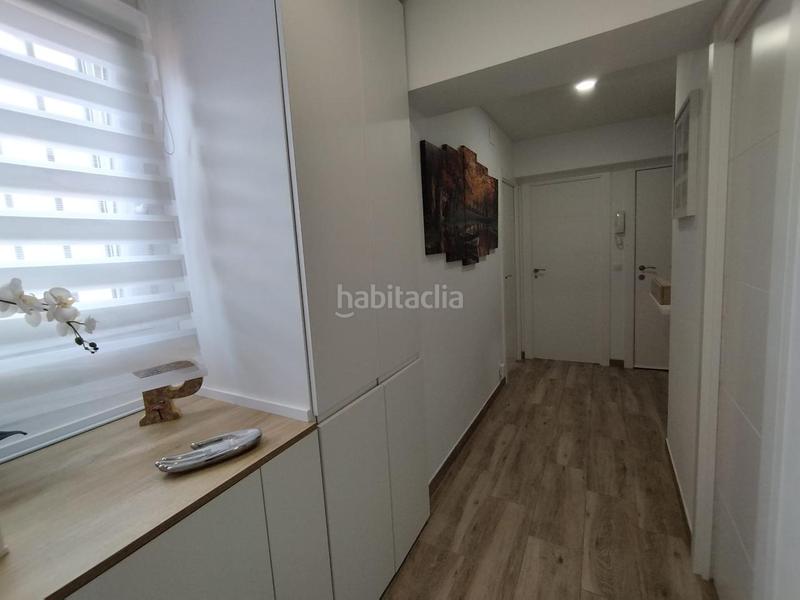 Foto b404cb6c-f648-47a8-8414-e94f9637d055. Ático atico primera linea con licencia turística en miami playa en Miami Platja