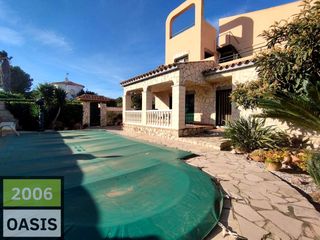 Casa en Les Tres Cales. Chalet independiente con preciosas vistas al mar en las tres cal