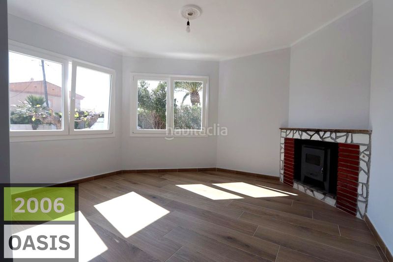 Foto 301f0ea9-10af-475a-898b-011fc7cb59e5. Casa amb aparcament a Centre Miami Platja
