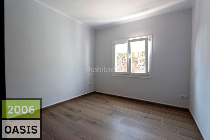 Foto 7589515f-da66-463b-8812-c51090e61260. Casa amb aparcament a Centre Miami Platja