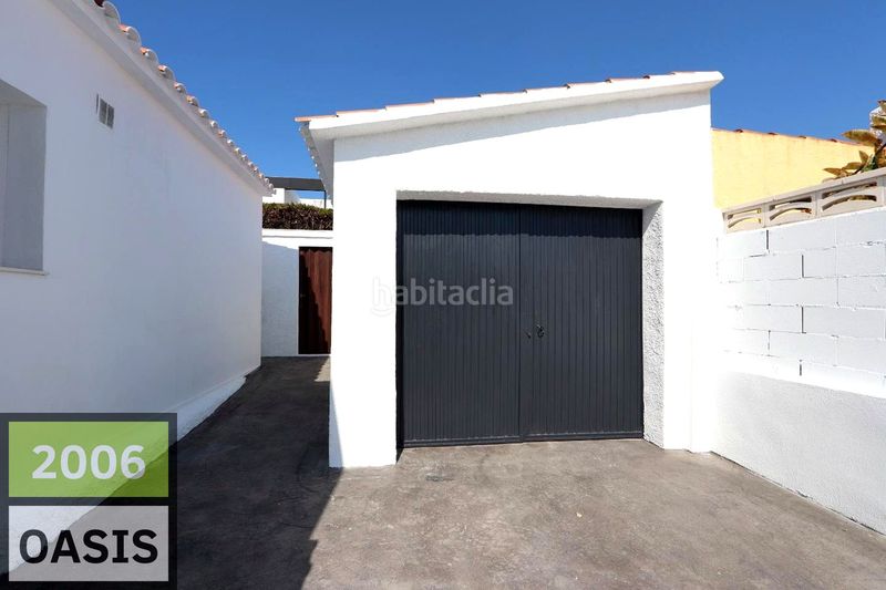 Foto e5fdb273-97da-4565-a2a3-48f5d4e4515e. Casa amb aparcament a Centre Miami Platja