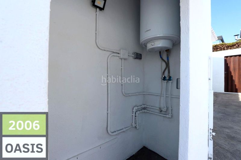 Foto f975be12-c5ef-4d66-aabe-b439f32d96ce. Casa amb aparcament a Centre Miami Platja