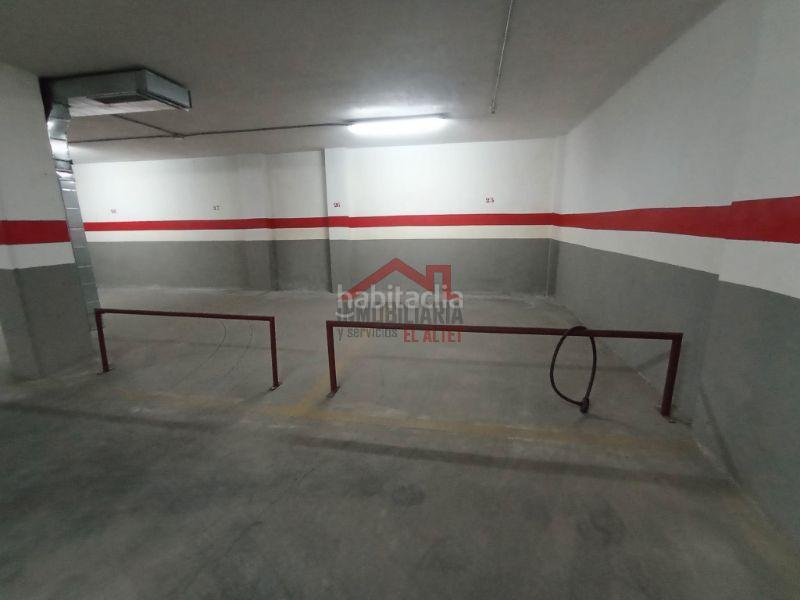 Foto 5906938b-cf82-451a-a483-14292da312fd. Alquiler parking coche en carrer armada espa?ola 33 en Elche / Elx