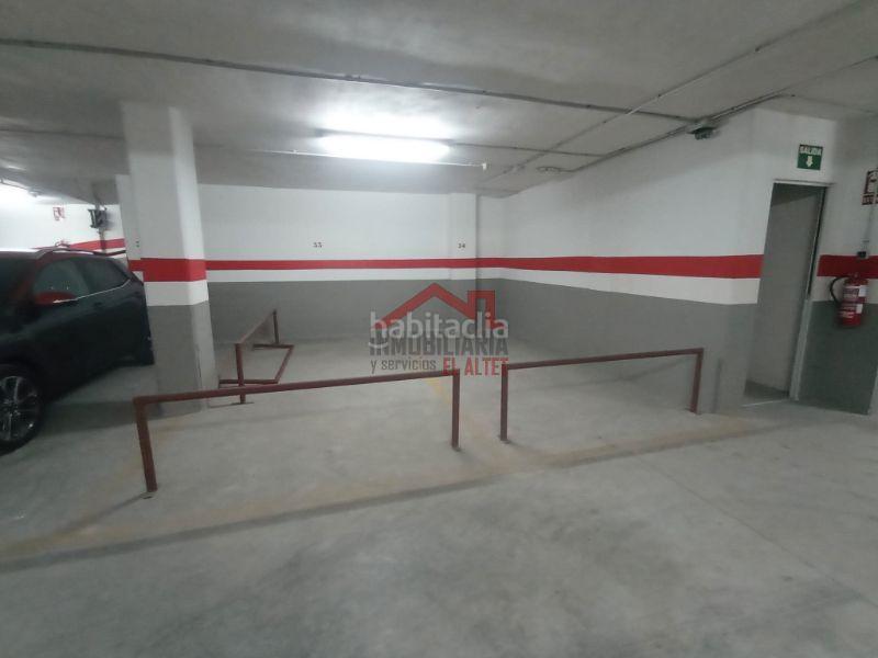 Foto d0b8a1a3-b792-47d4-8b6f-34baa7726383. Alquiler parking coche en carrer armada espa?ola 33 en Elche / Elx