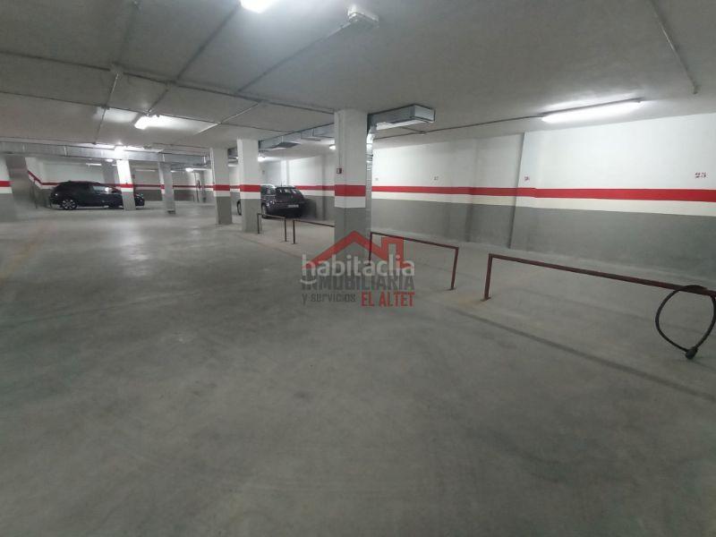 Foto ecb7e8bd-2721-49af-8ba5-d8f09a9fd804. Alquiler parking coche en carrer armada espa?ola 33 en Elche / Elx