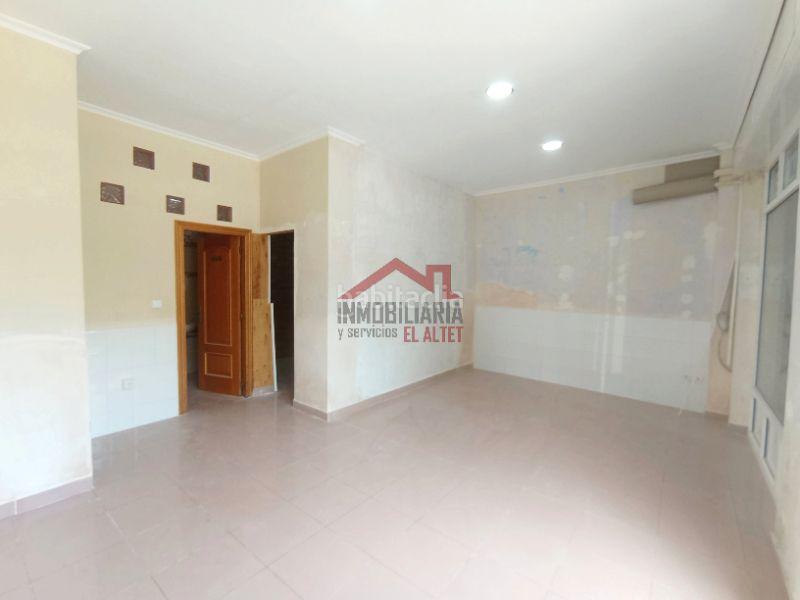 Foto a6dabfeb-a71a-4f76-a680-10866614c868. Alquiler local comercial en calle grumete 7 en El Altet Elche / Elx