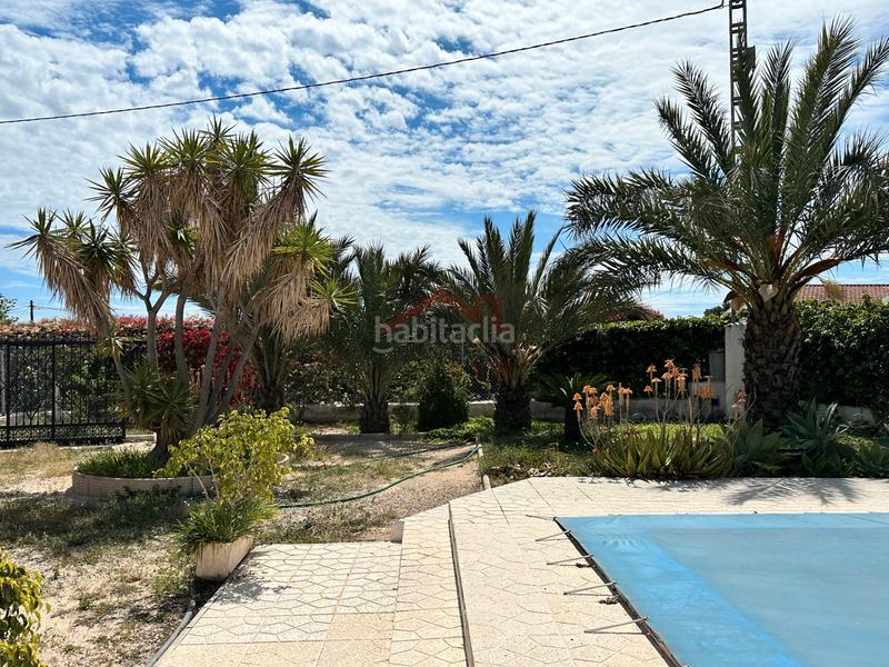Foto d3770c0e-e9e4-4021-acef-3d8dfa538135. Xalet amb xemeneia calefacció aparcament piscina a Elche / Elx