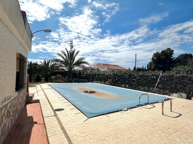 Foto ebb2d07b-0949-4d26-a821-8a401582f141. Xalet amb xemeneia calefacció aparcament piscina a Elche / Elx