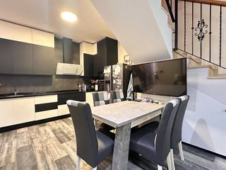 A tre livelli  Carrer alacant. Piso venta