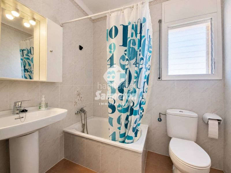 Foto 5a6f9d38-78a8-4c09-8ebf-aa010f71f57d. Casa amb aparcament a Palafolls