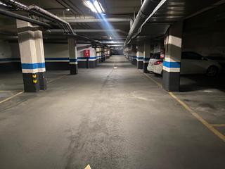 Parking coche en Avenida del doctor garca tapia 159